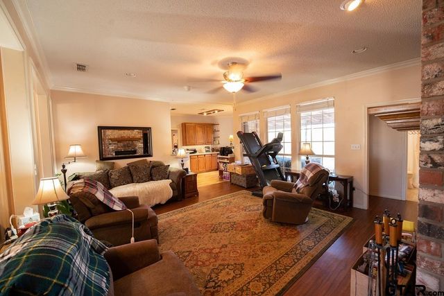 19757 C R 444, Lindale, TX 75771