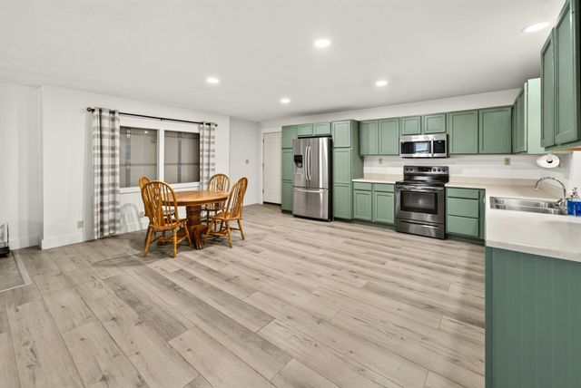 425 Lake Branch Road, Clever, MO 65631