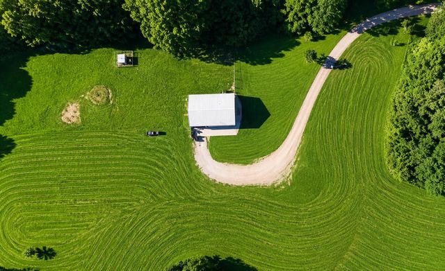 425 Lake Branch Road, Clever, MO 65631