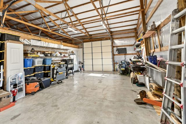 425 Lake Branch Road, Clever, MO 65631