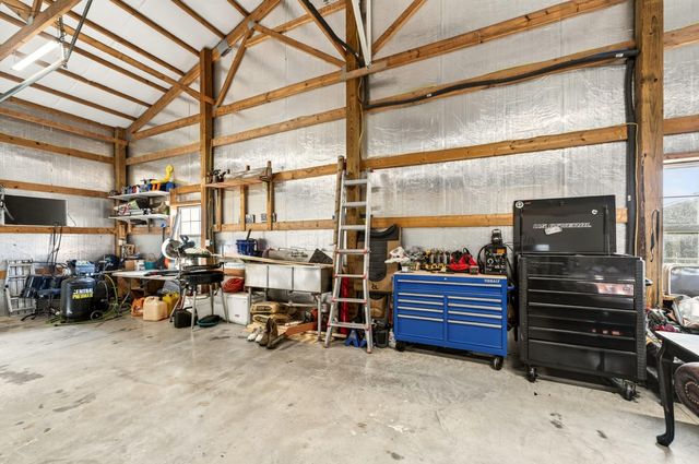 425 Lake Branch Road, Clever, MO 65631