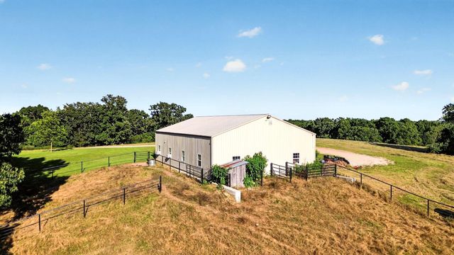 425 Lake Branch Road, Clever, MO 65631