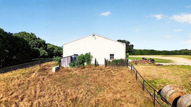 425 Lake Branch Road, Clever, MO 65631