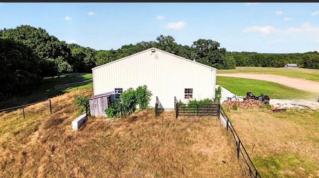 425 Lake Branch Road, Clever, MO 65631