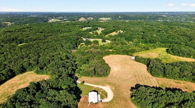 425 Lake Branch Road, Clever, MO 65631