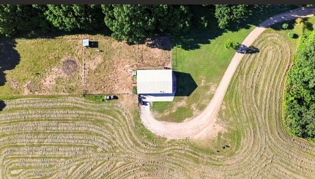 425 Lake Branch Road, Clever, MO 65631