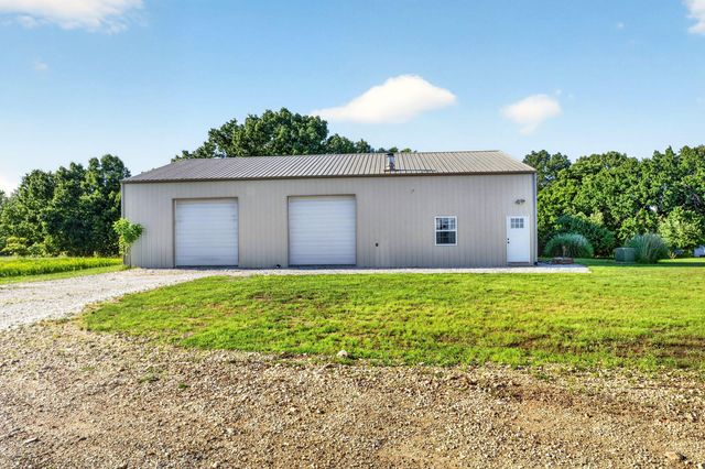 425 Lake Branch Road, Clever, MO 65631