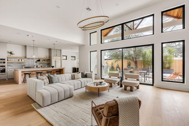 2607 Richcreek RD, Austin, TX 78757