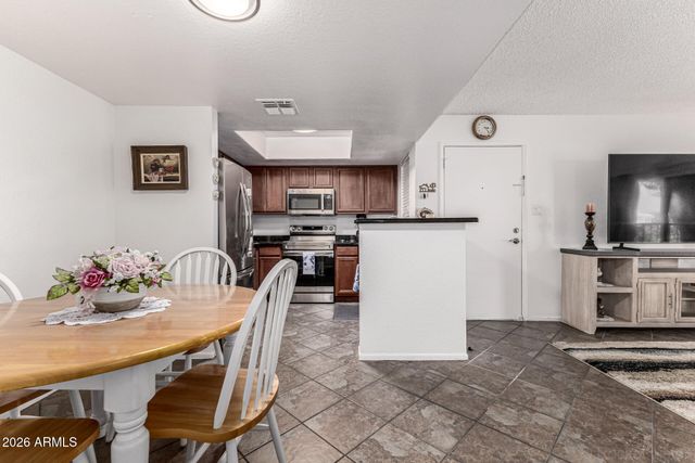 5757 W EUGIE Avenue 1102, Glendale, AZ 85304