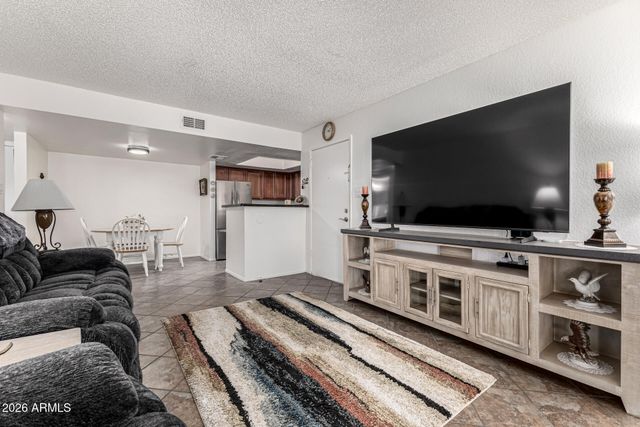 5757 W EUGIE Avenue 1102, Glendale, AZ 85304