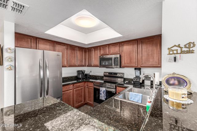 5757 W EUGIE Avenue 1102, Glendale, AZ 85304