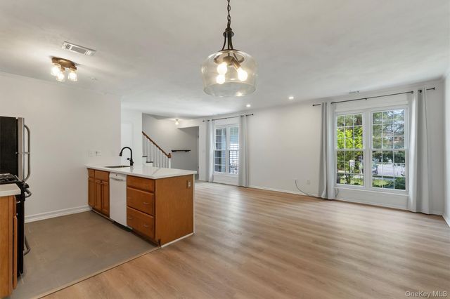 48 Homestead Village Drive, Warwick, NY 10990