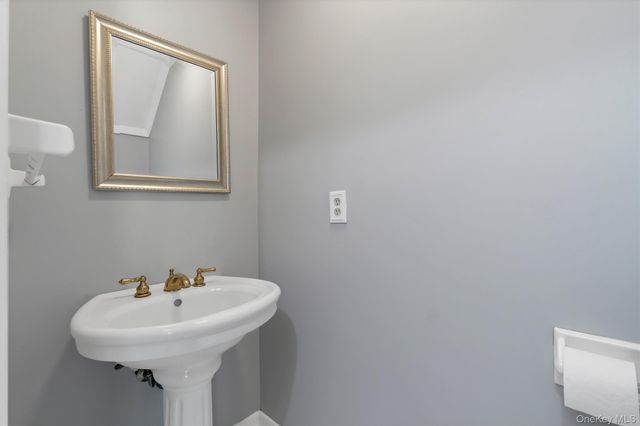 48 Homestead Village Drive, Warwick, NY 10990