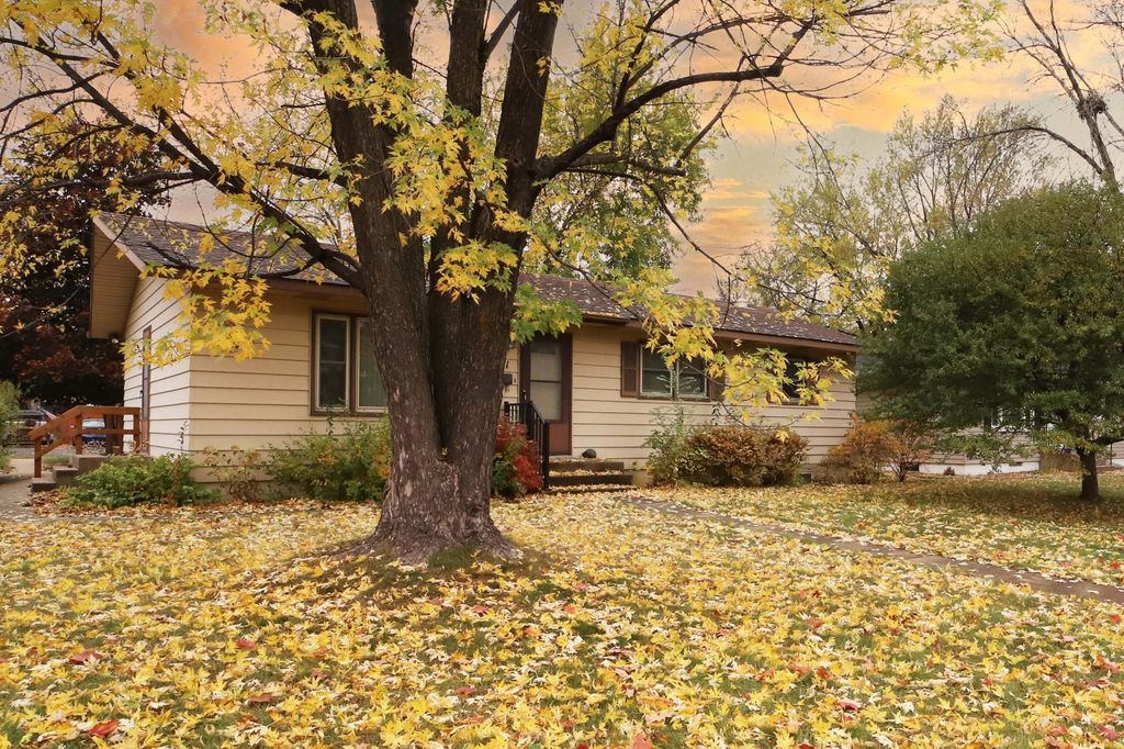 1141 29th Avenue N, Saint Cloud, MN 56303