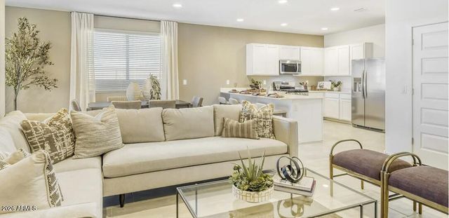 18684 W SILVERWOOD Drive, Goodyear, AZ 85338