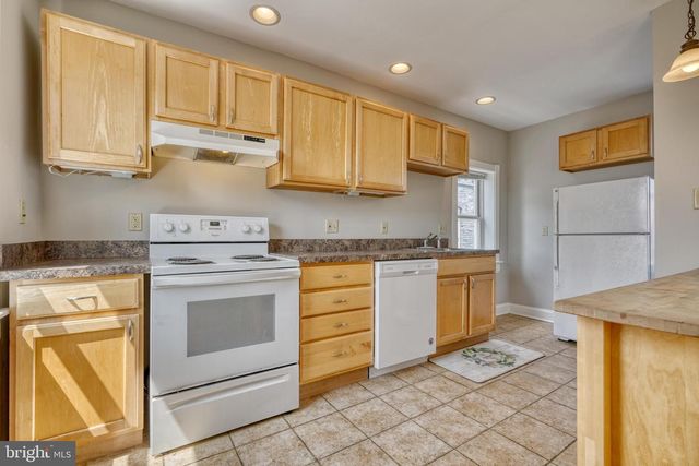3300 E BALTIMORE ST, Baltimore, MD 21224
