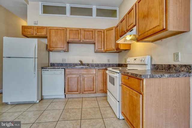 3300 E BALTIMORE ST, Baltimore, MD 21224