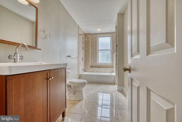 3300 E BALTIMORE ST, Baltimore, MD 21224