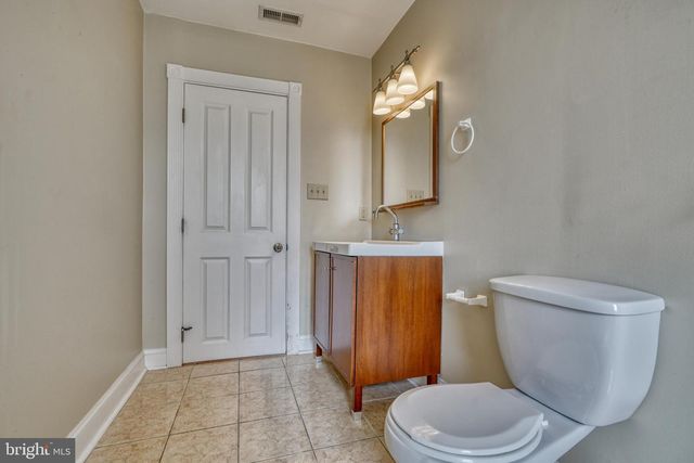 3300 E BALTIMORE ST, Baltimore, MD 21224