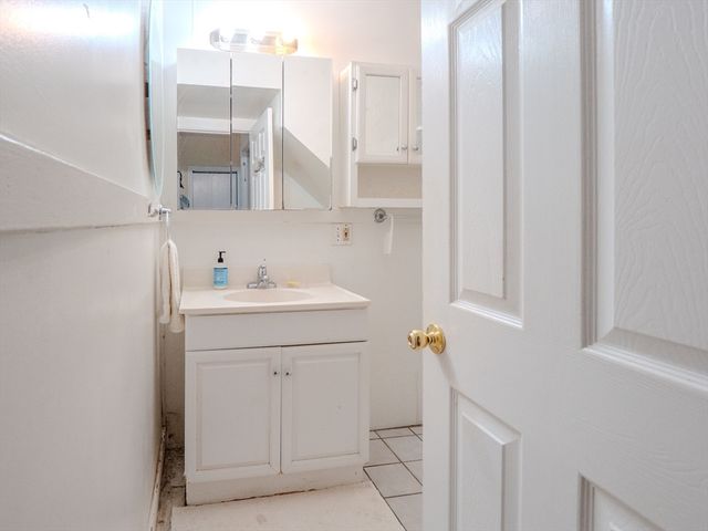 2 Hillside Ave, Somerville, MA 02145