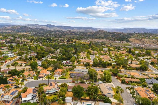2029 Ginny Lane, Escondido, CA 92025