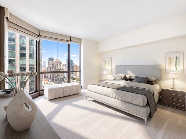 21 E HURON Street 1802, Chicago, IL 60611
