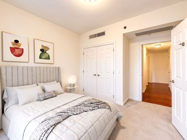 21 E HURON Street 1802, Chicago, IL 60611