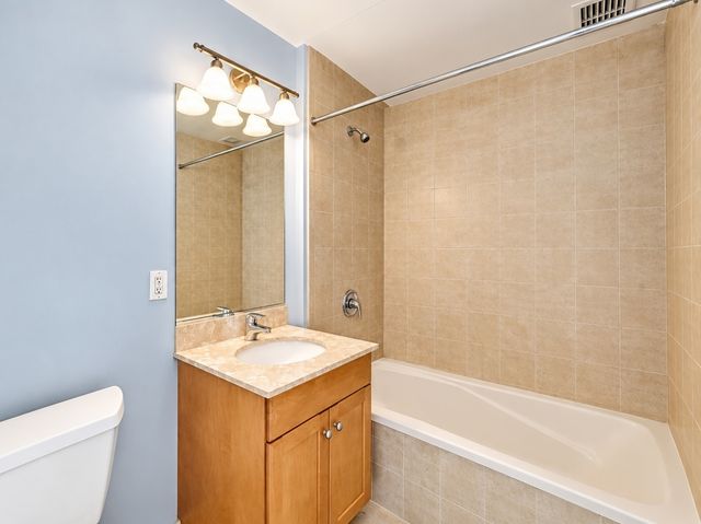21 E HURON Street 1802, Chicago, IL 60611
