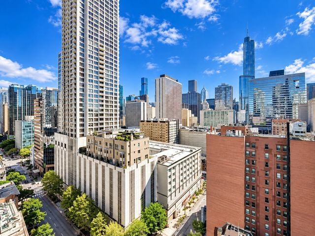 21 E HURON Street 1802, Chicago, IL 60611