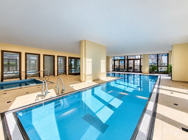 21 E HURON Street 1802, Chicago, IL 60611