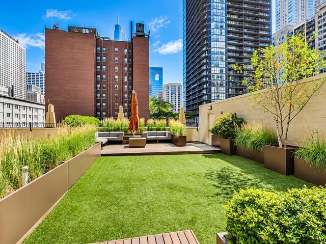 21 E HURON Street 1802, Chicago, IL 60611