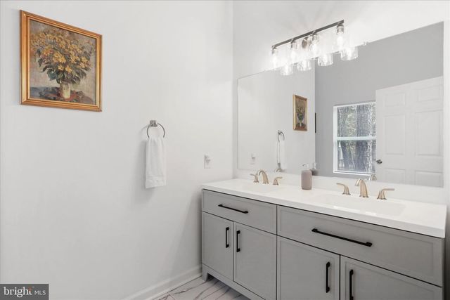 598 CRAB APPLE RD, Mt Jackson, VA 22842