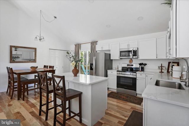 598 CRAB APPLE RD, Mt Jackson, VA 22842
