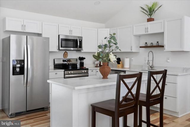 598 CRAB APPLE RD, Mt Jackson, VA 22842