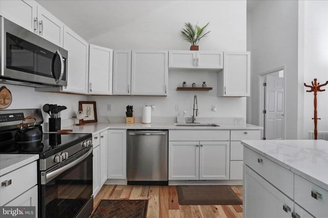598 CRAB APPLE RD, Mt Jackson, VA 22842