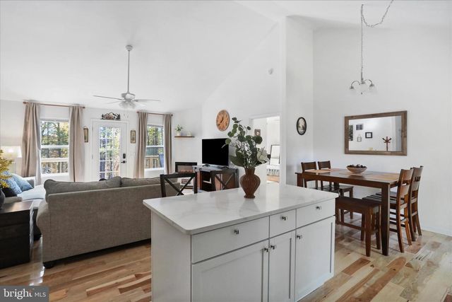 598 CRAB APPLE RD, Mt Jackson, VA 22842