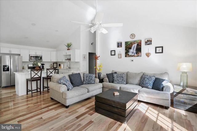 598 CRAB APPLE RD, Mt Jackson, VA 22842