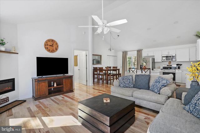 598 CRAB APPLE RD, Mt Jackson, VA 22842