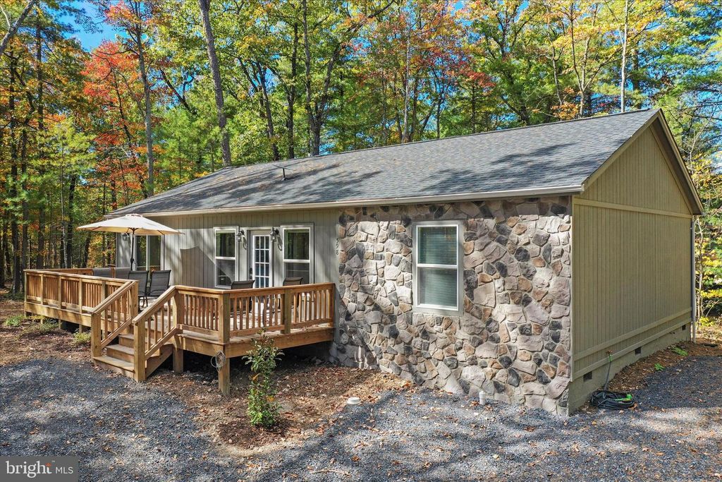 598 CRAB APPLE RD, Mt Jackson, VA 22842