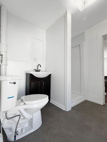 14 Lombard Street, Colebrook, NH 03576