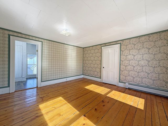 14 Lombard Street, Colebrook, NH 03576