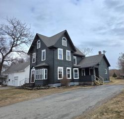 14 Lombard Street, Colebrook, NH 03576