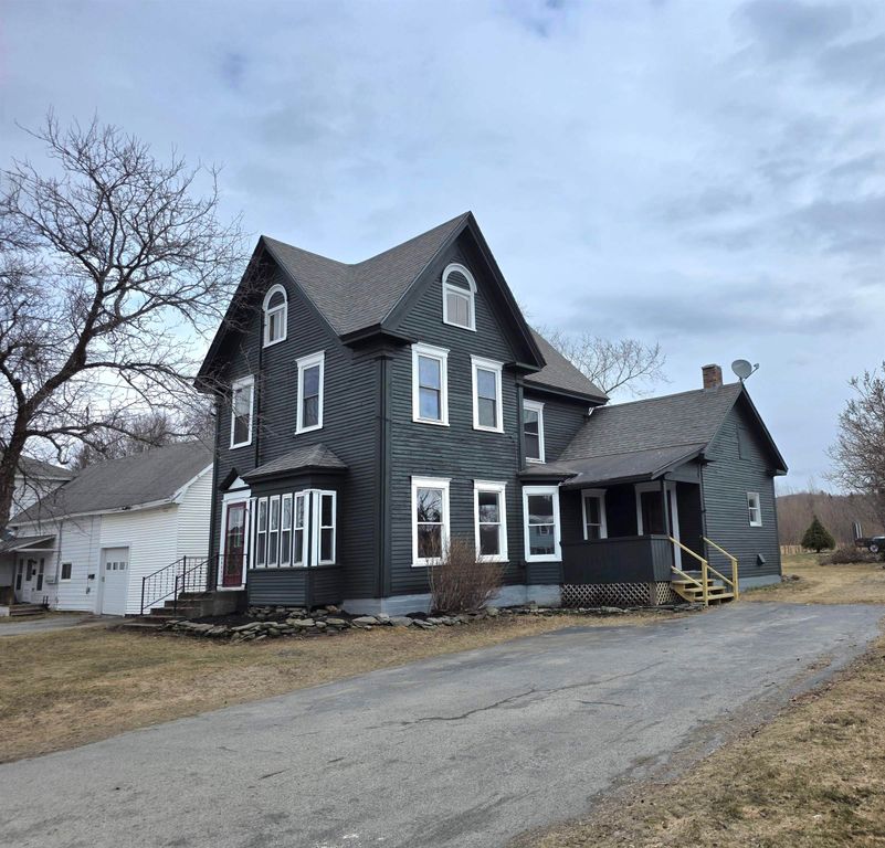 14 Lombard Street, Colebrook, NH 03576