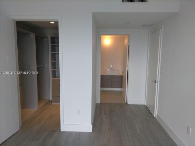 1010 SW 2nd Ave 1901, Miami, FL 33130