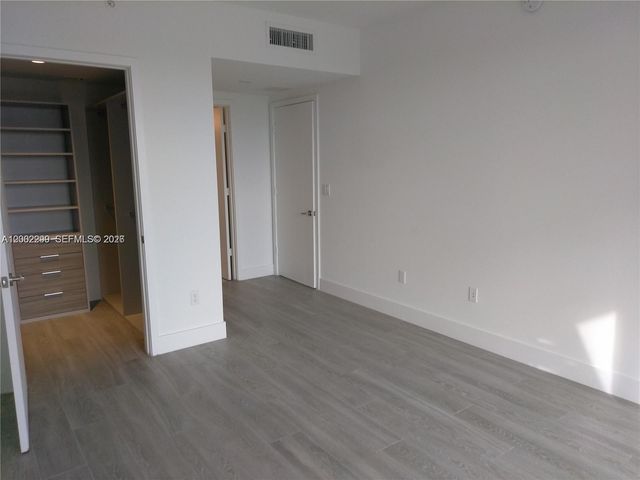 1010 SW 2nd Ave 1901, Miami, FL 33130