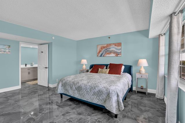 4015 W PALM AIRE Drive 704, Pompano Beach, FL 33069