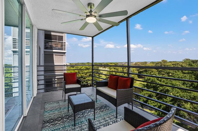 4015 W PALM AIRE Drive 704, Pompano Beach, FL 33069