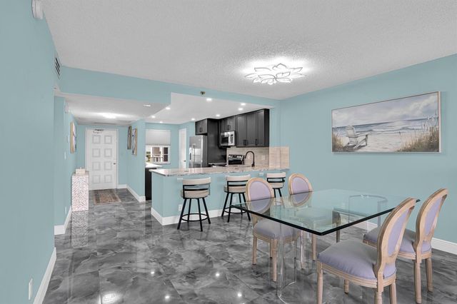 4015 W PALM AIRE Drive 704, Pompano Beach, FL 33069
