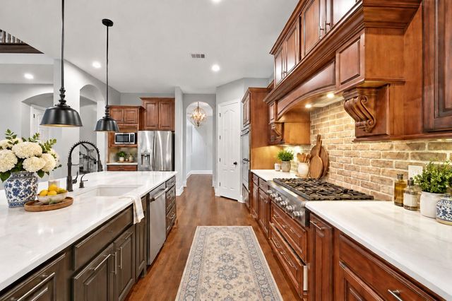 110 Pickerel Point, Montgomery, TX 77316