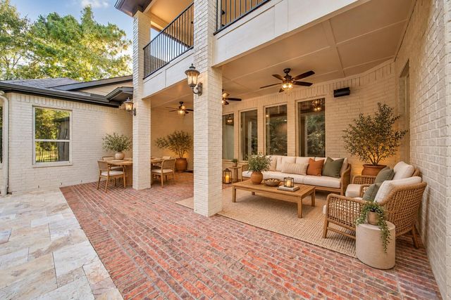 110 Pickerel Point, Montgomery, TX 77316